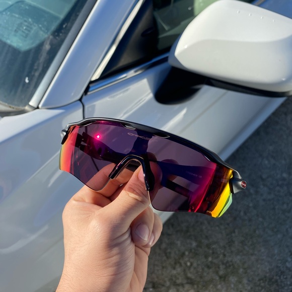 Oakleys EV , like new - Picture 1 of 3